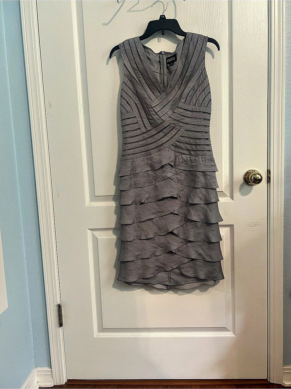 Adrianna Papell Metallic Tiered Ruffle Cocktail Dress Gray Size 8